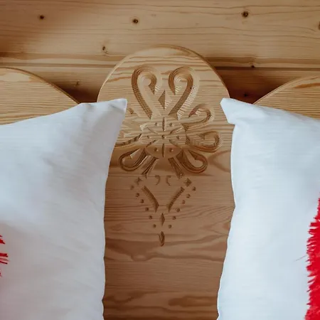 Osada - Dom „dziewiecsil” Lodge