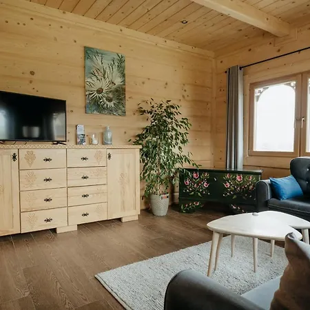 Osada - Dom „dziewiecsil” Lodge *