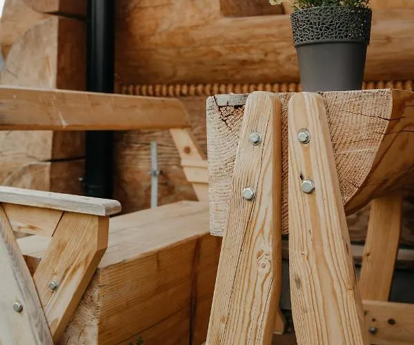 Osada - Dom „dziewięćsił” * Witów