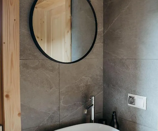 Osada - Dom „dziewięćsił” *